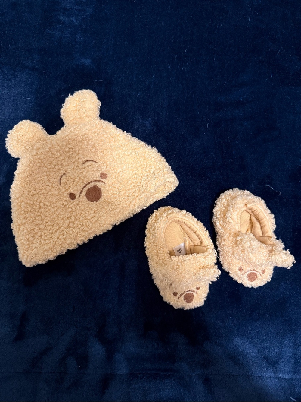Winnie the Pooh Hat & Slipper Set
